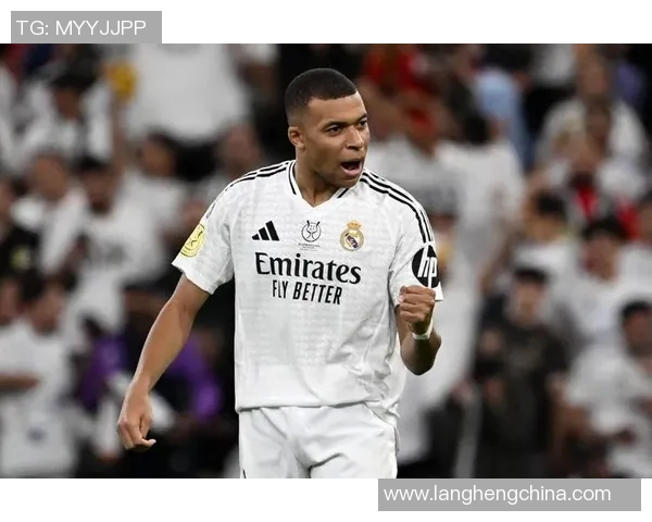 姆巴佩举动引发热议球迷炸锅纷纷讨论其未来走向 姆巴佩举动引发热议球迷炸锅纷纷讨论其未来走向