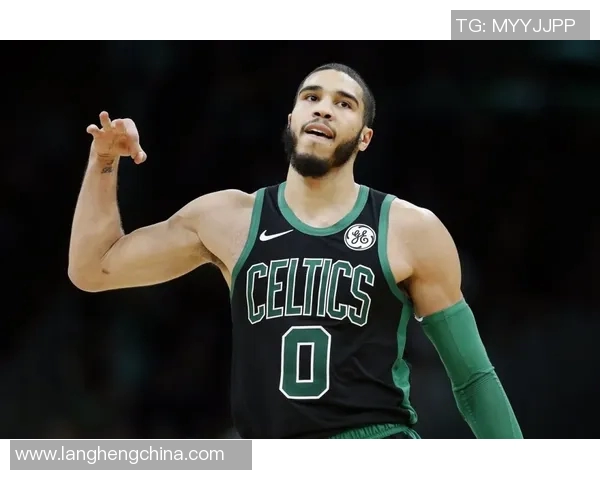 塔图姆今日状态爆棚,全场最佳当之无愧! 塔图姆今日状态爆棚,全场最佳当之无愧!