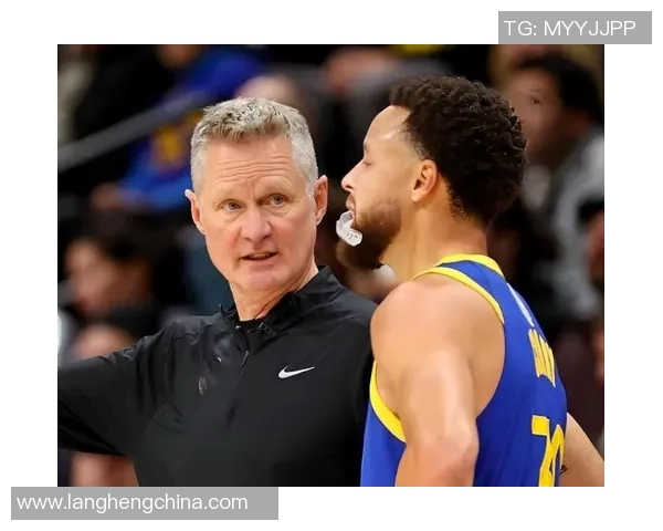 勇士赛场突发小插曲裁判灵活应对事件全程处理方式揭秘 勇士赛场突发小插曲裁判灵活应对事件全程处理方式揭秘