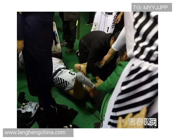 足球八卦引发球迷热议 球迷群体激情碰撞引发广泛讨论 足球八卦引发球迷热议 球迷群体激情碰撞引发广泛讨论